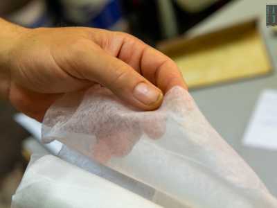 Per la ristrutturazione della parte interna Colucci si avvale invece di una �carta giapponese� che, inumidita...